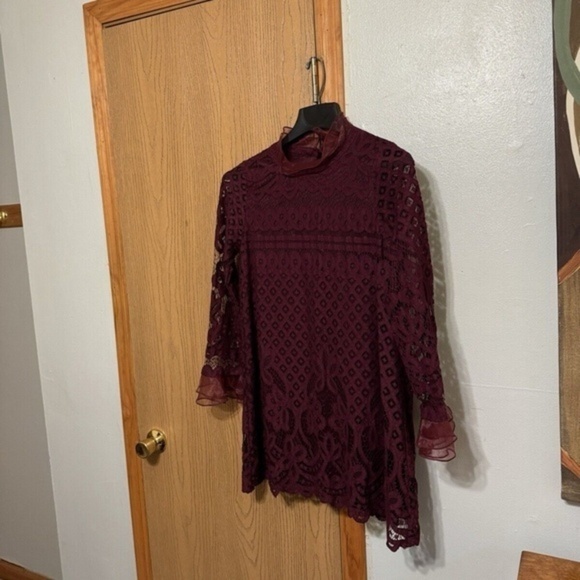 Lulus "Love & Joy" Small Red Long Sleeve Above-Knee Lace Shift Dress - EUC - Picture 1 of 3